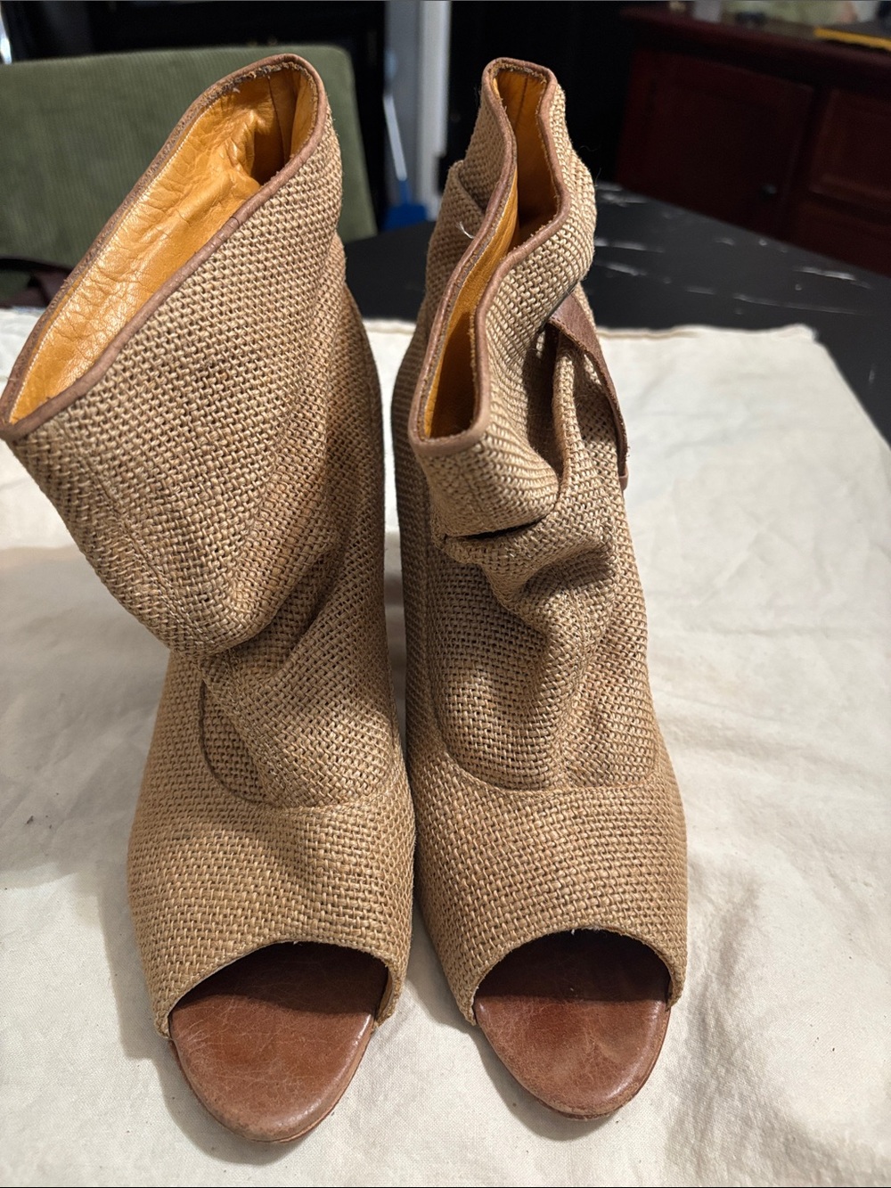 Plomo Tan Woven Open-Toe Mules